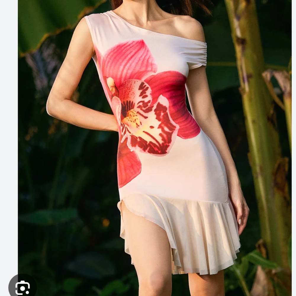 White and Red Asymmetrical Bodycon Cocktail Dress